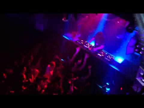 Tommy Trash - The Mid, Chicago - 7.3.12 - Falling