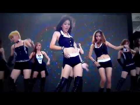 "IRIS" cover "Glue+News+Wild+Ticket+Change+Dr.Feel Good+Baby One More Time" @ "Hello! Korea" #23