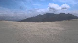 preview picture of video 'Driving in the Desert near Chankillo Peru'