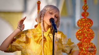 Grace VanderWaal &amp; Ingrid Michaelson - Rocking Around The Christmas Tree // Disney Xmas Parade 2019