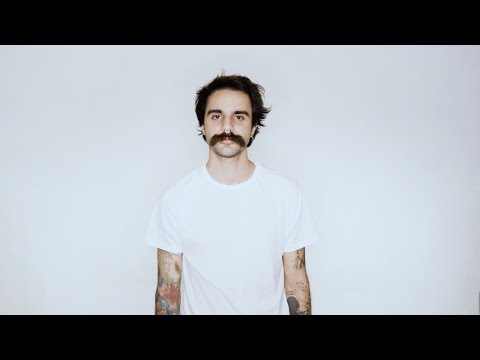 Apesar de querer - Rodrigo Alarcon part. Abacaxepa (clipe)