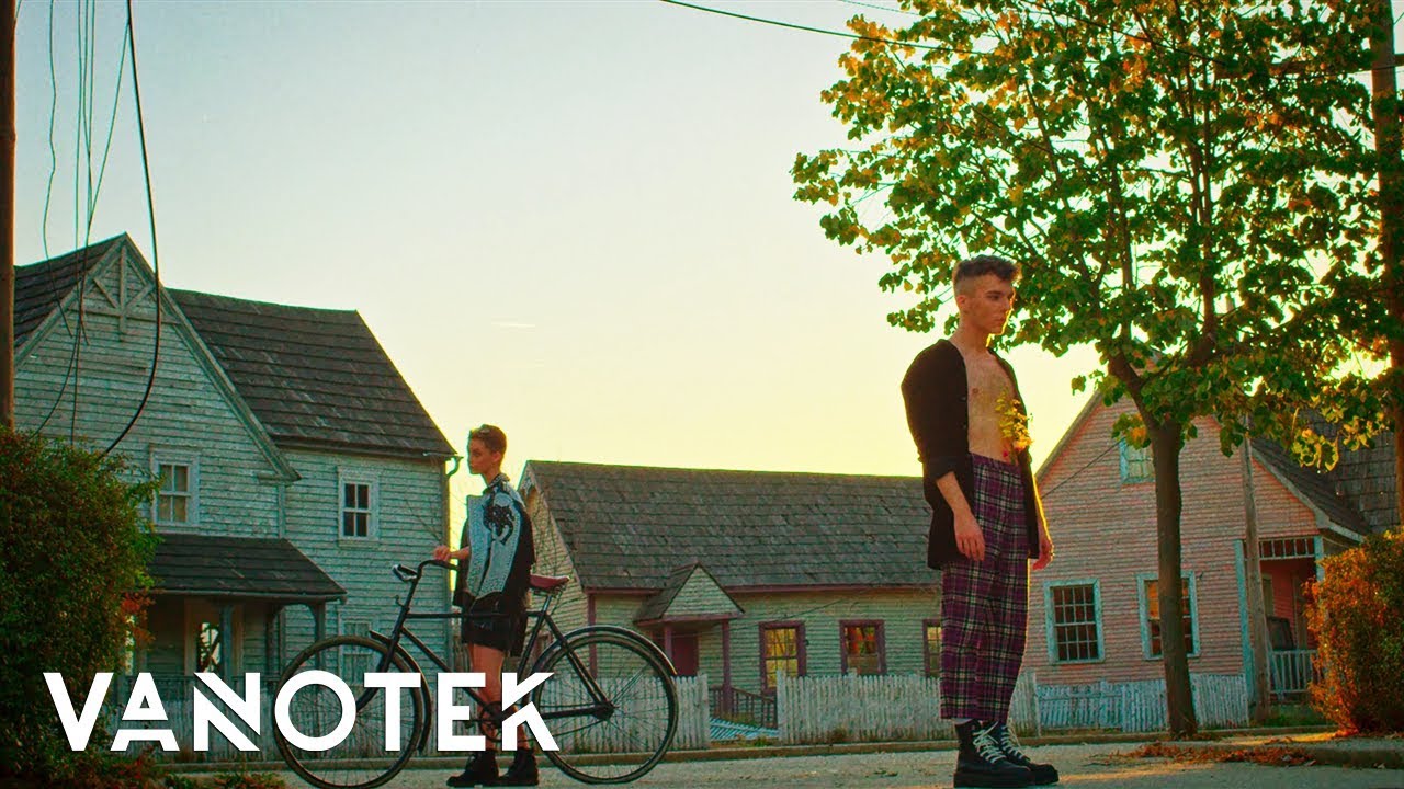 Vanotek ft. Mikayla — Cherry Lips