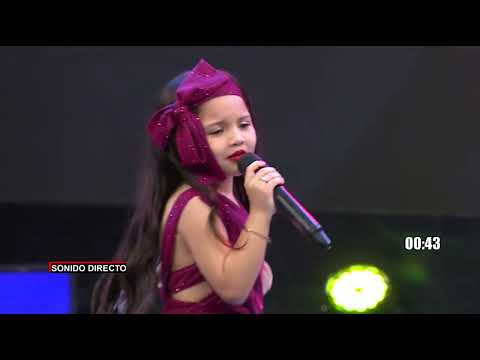 MIA PEREZ  -  MINITALENTO