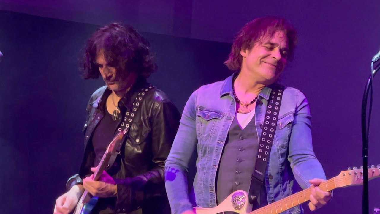 Mike Tramp of White Lion Live! Five White Lion Classics from the Opening Night of the U.S. Tour! - YouTube
