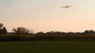 preview picture of video 'Greatplanes viper r/c plane crashes into cornfield at 100mph'