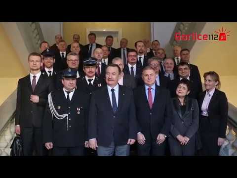 Gorlice112.pl - Nowy samochód bojowy dla OSP Gładyszów. Umowę podpisał wójt Rydzanicz