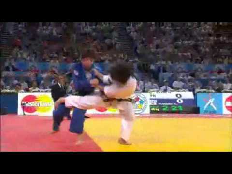 JUDO 2011 World Championships: Haruna Asami (JPN) - Tomoko Fukumi (JPN)