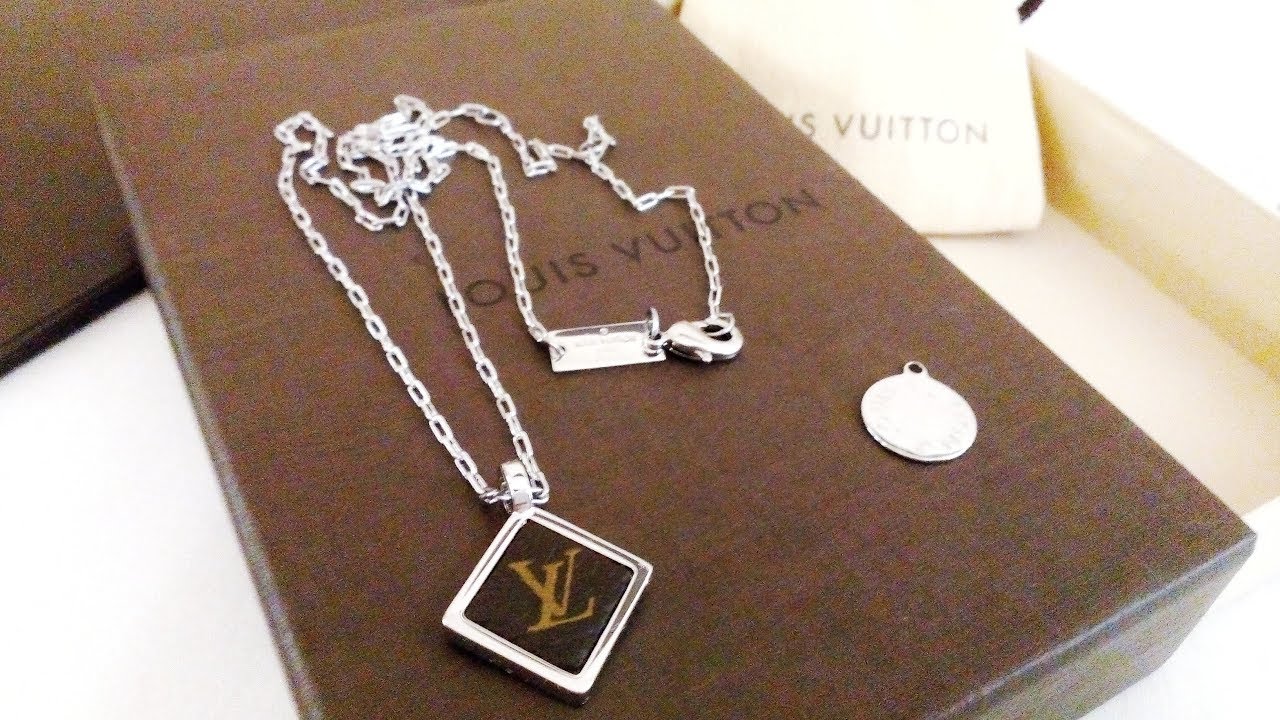 LOUIS VUITTON Monogram Square Necklace