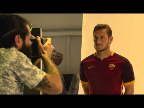 Behind the scenes at 2015-16 AS Roma new Nike kit shoot