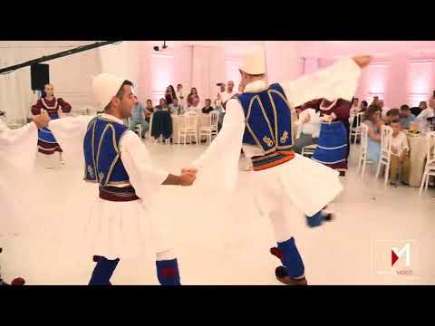 Ja si e kercejne artistet e vegjel, vallen devollice