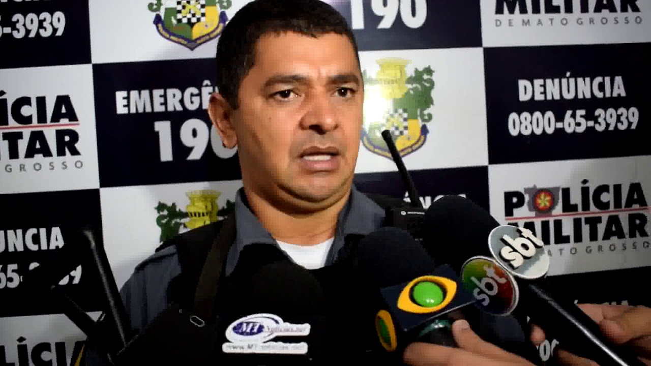 Watch Now Sorriso:Homem confunde mulher de programa e encontra surpresa na hora do serviço Sorriso:Homem confunde mulher de programa e encontra surpresa na hora do serviço