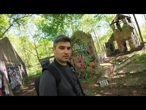 I found a ghost town in the woods. Chill Urban Exploring!