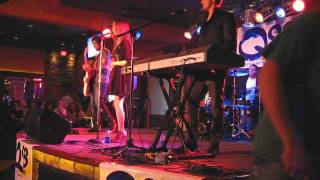 Nikki & Rich Q98.5: "Cat & Mouse"