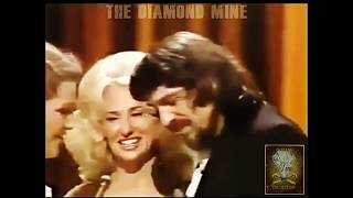 Waylon Jennings CMAs 1975 Glen Campbell host (w Tanya Tucker & Tammy Wynette)