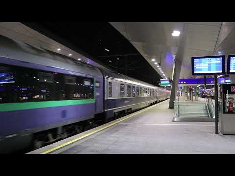 D 347 "Dacia" (Wien - Bucuresti with direct cars to Cluj-Napoca) leaving Wien Hbf