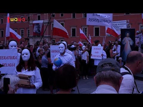 Polacy chcą katechezy w szkole