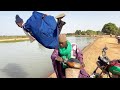 Amadi Moto Dans L Eau