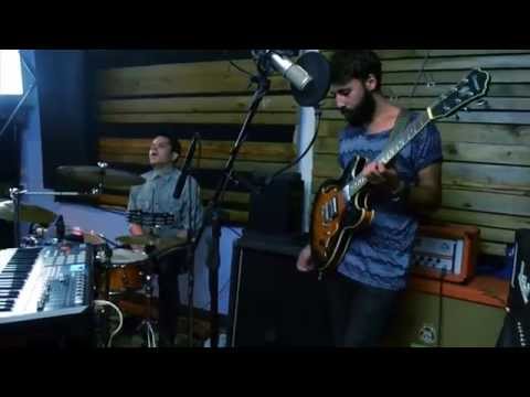 Equatorials - Stuck With My Head (Live Session @ Musicatracha from SKAI Studios)