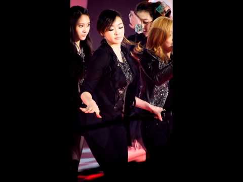110219 MTV DaumMusicFest Fx Victoria ByPizzaBbang.mkv