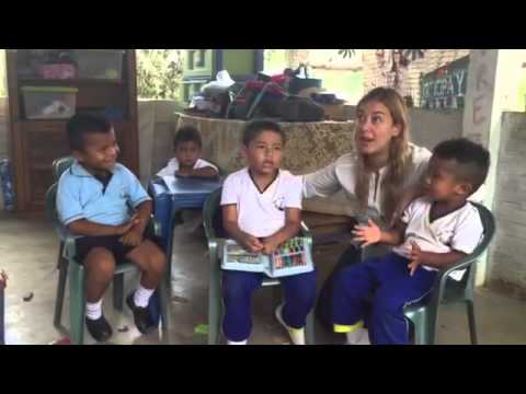 Mónica Moreno en escuelita veredal en Juaruco, Atlántico