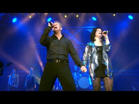 Yö - Särkyvää ft  Suvi Teräsniska | Yö 30v