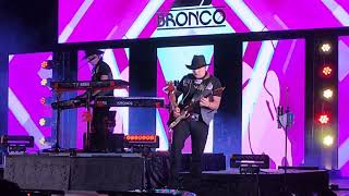 BRONCO ( CORAZON BANDIDO EN VIVO )