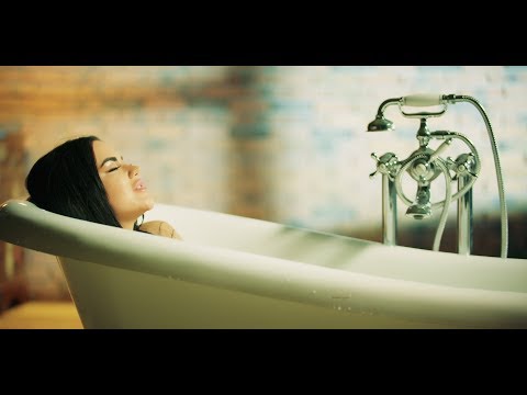 Carmen De La Salciua – Nu mai vreau sa plang de lunea Video