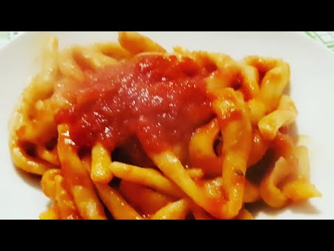 Maccarruni i casa , Maccheroni al ragú , pasta tipica calabrese di Reggio Calabria