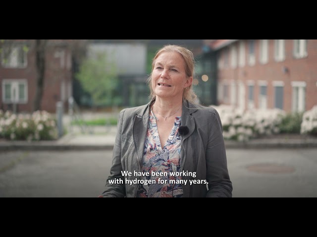 Alexandra Bech Gjørv, President and CEO, SINTEF, and Anders Ødegård, senior project manager, SINTEF, talking about why the Refhyne 2 project is a huge step towards a zero-emission future.