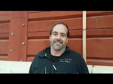 Timmermannen Magnus visar Gunnebo orangeri