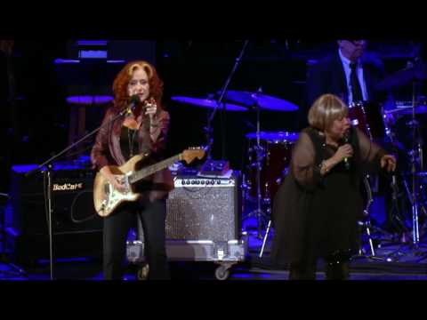 Mavis Staples - Bonnie Raitt - Turn Me Around - Chicago 2014