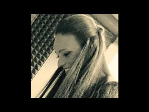 LUCIE SILKENOVÁ: Hector Villa Lobos - Bachianas Brasileiras No.5, Dansa (live)