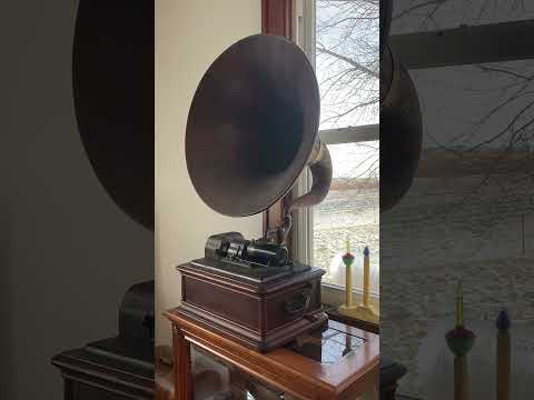 Edison record 5470 “My Blue Heaven” by Vaughn De Leath