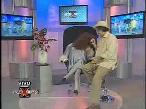 SuperXclusivo 8/8/08 - Pelea entre Elvis Crespo y amiguita