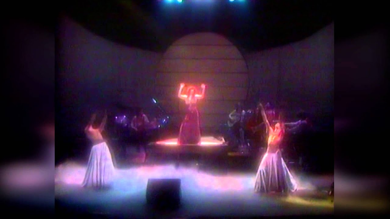 Kate Bush|The tour of Life (Live at Hammersmith Odeon 79)