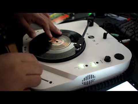 Scratch DJ Tests The Headache Sound Omni Portable DVS Turntable
