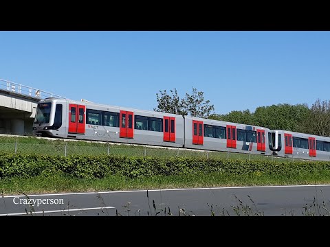 R-net RET metro D bij Tussenwater Rotterdam, 21 April 2020