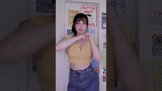 黄色い揺れ　#shorts  #巨乳　#fyp