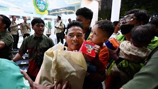  Prabowo Bagikan Ribuan Sembako di Medan, Lanjut Salat Id ke Aceh dan Buka Istana untuk Rakyat