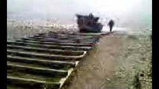 preview picture of video 'Pulling a Drift Boat from the Kasilof River, Alaska.'
