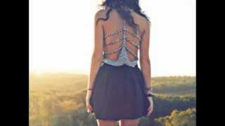Carly Rae Jepsen - Sunshine On My Shoulders.flv
