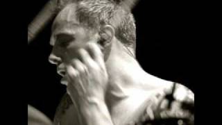 Feeder - Feel it again (Live @ V2003, 17th August 2003)