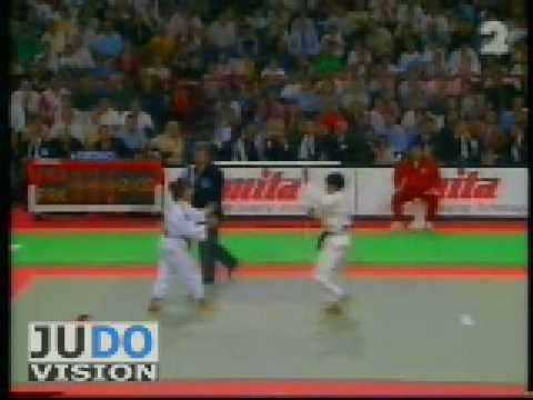 JUDO 1997 World Championships: Sylvie Meloux (FRA) - Pae Dong Suk (PRK)