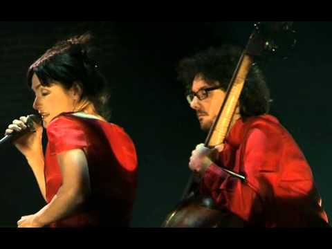 Petra Magoni & Ferruccio Spinetti -  Musica Nuda Live  -  Come together (Lennon-Mc Cartney)