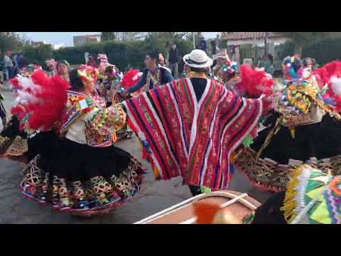 Residentes de  comunidad compañía  presentando su danza muchillis  en aucapata 3°ra sección MUÑECAS