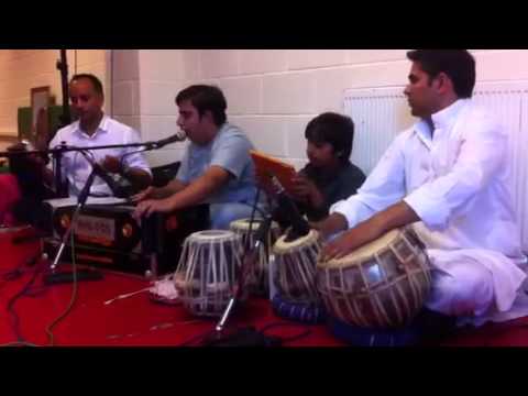 Guru purnima bhajan with Vikesh Champaneri 28/07/13