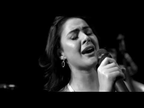 Camilla Faustino feat. Trio Guará - O Morro Não Tem Vez