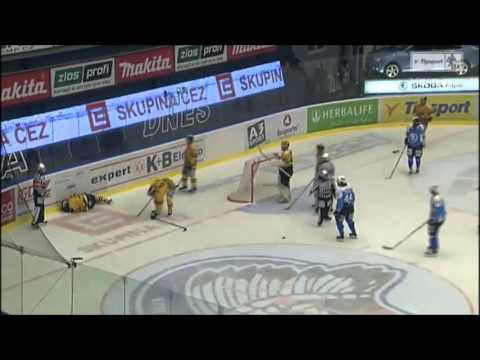 HIT Ryana Hollwega na Jiřího Gulu