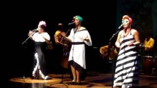 Karin Hilel canta Carmen Miranda 