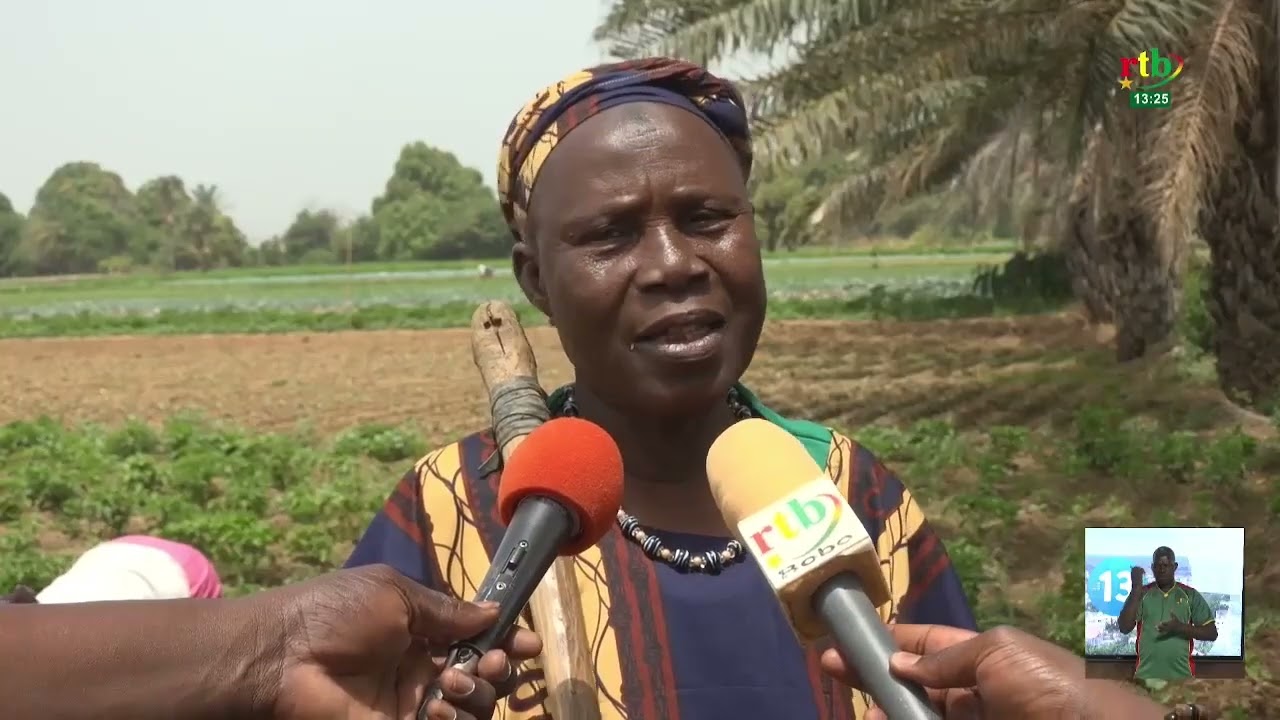 Résilience des femmes: madame Awa Palé tend la main à des femmes déplacées internes à Banfora